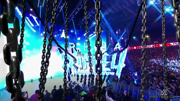 WWE_Monday_Night_RAW_2022_01_03_1080p_HDTV_x264-Star_mkv0177.jpg