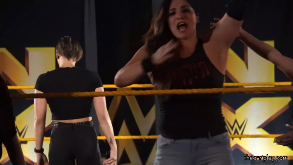 Backstage_Pass_to_the_NXT_All-Women27s_Live_Event_480.jpg