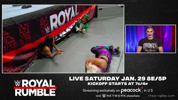 Becky_Lynch2C_Mandy_Rose_and_more_WWE_Superstars_react_3753.jpg