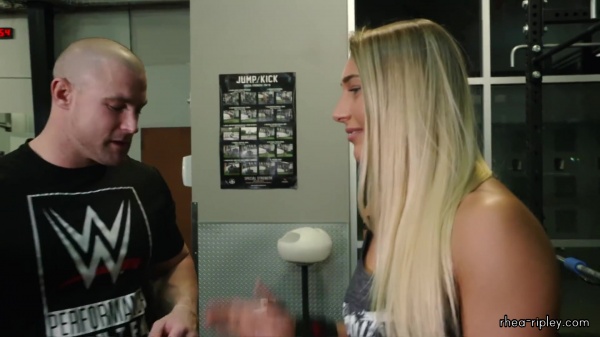 Building_strong_arms_with_Rhea_Ripley_WWE_Performance_Center_Workouts_012.jpg