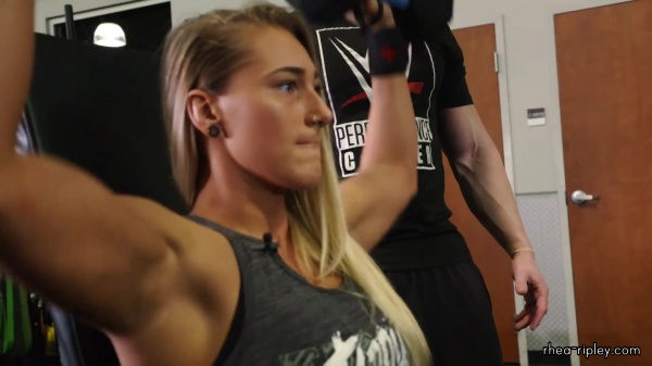 Building_strong_arms_with_Rhea_Ripley_WWE_Performance_Center_Workouts_028.jpg