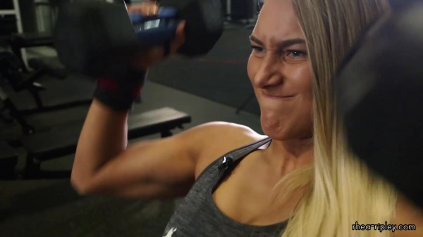 Building_strong_arms_with_Rhea_Ripley_WWE_Performance_Center_Workouts_065.jpg