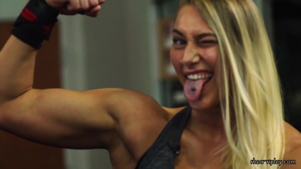 Building_strong_arms_with_Rhea_Ripley_WWE_Performance_Center_Workouts_266.jpg