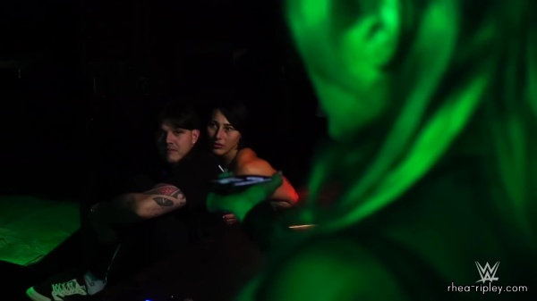Dom2C_Rhea2C_Scarlett___Shotzi_spend_the_night_at_a_HAUNTED_JAIL_2679.jpg