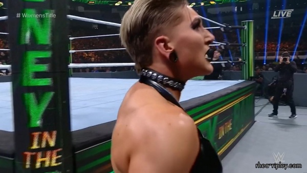 Click to view full size image
==============
MONEY_IN_THE_BANK_2021_JUL__182C_2021_1786.jpg MONEY_IN_THE_BANK_2021_JUL__182C_2021_1786.jpg