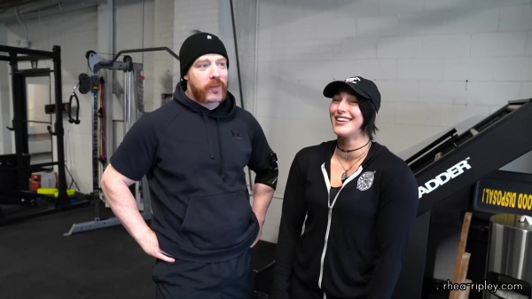 Rhea_Ripley_flexes_on_Sheamus_with_her__Nightmare__Arms_workout_0208.jpg