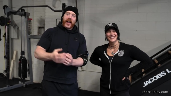 Rhea_Ripley_flexes_on_Sheamus_with_her__Nightmare__Arms_workout_0709.jpg