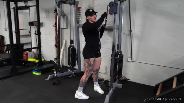 Rhea_Ripley_flexes_on_Sheamus_with_her__Nightmare__Arms_workout_0834.jpg