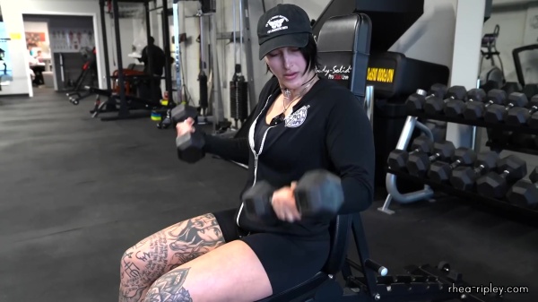 Rhea_Ripley_flexes_on_Sheamus_with_her__Nightmare__Arms_workout_0993.jpg