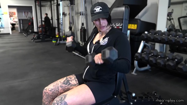 Rhea_Ripley_flexes_on_Sheamus_with_her__Nightmare__Arms_workout_0995.jpg