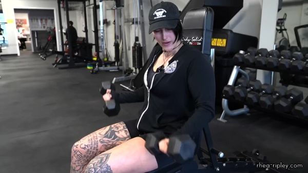 Rhea_Ripley_flexes_on_Sheamus_with_her__Nightmare__Arms_workout_0996.jpg