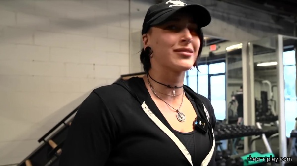 Rhea_Ripley_flexes_on_Sheamus_with_her__Nightmare__Arms_workout_2455.jpg