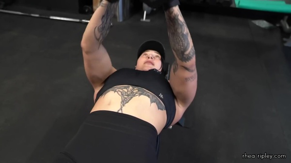 Rhea_Ripley_flexes_on_Sheamus_with_her__Nightmare__Arms_workout_3761.jpg