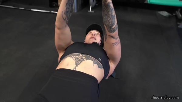 Rhea_Ripley_flexes_on_Sheamus_with_her__Nightmare__Arms_workout_3762.jpg