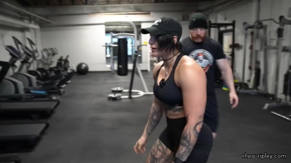 Rhea_Ripley_flexes_on_Sheamus_with_her__Nightmare__Arms_workout_3791.jpg