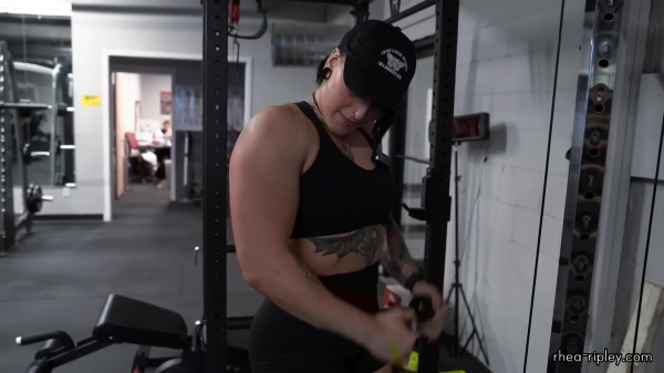 Rhea_Ripley_flexes_on_Sheamus_with_her__Nightmare__Arms_workout_3807.jpg