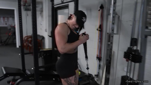 Rhea_Ripley_flexes_on_Sheamus_with_her__Nightmare__Arms_workout_3814.jpg