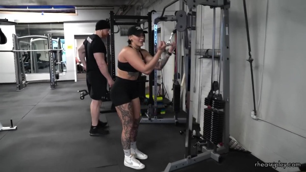 Rhea_Ripley_flexes_on_Sheamus_with_her__Nightmare__Arms_workout_4416.jpg
