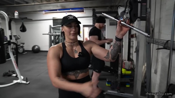 Rhea_Ripley_flexes_on_Sheamus_with_her__Nightmare__Arms_workout_4582.jpg