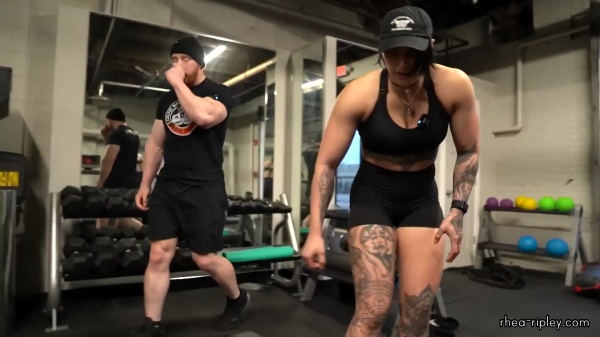 Rhea_Ripley_flexes_on_Sheamus_with_her__Nightmare__Arms_workout_5581.jpg