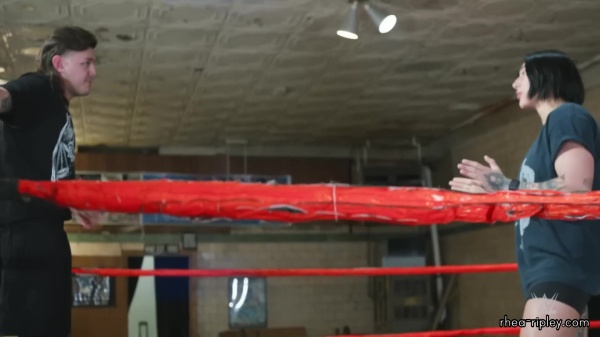 Rhea_Ripley_trains_Dominik_Mysterio_in_Royal_Rumble_sparring_session_405.jpg