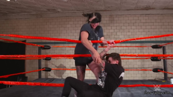 Rhea_Ripley_trains_Dominik_Mysterio_in_Royal_Rumble_sparring_session_721.jpg