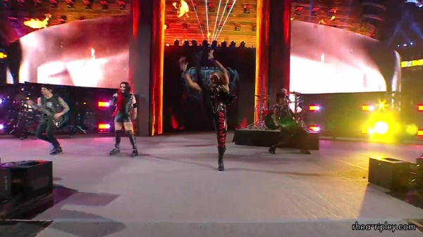 Rhea_Ripley_was_so_excited_for_her_WrestleMania_entrance_444.jpg