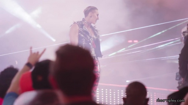 Rhea_Ripley_was_so_excited_for_her_WrestleMania_entrance_510.jpg
