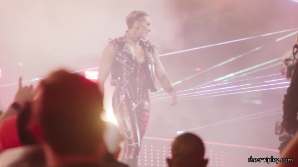 Rhea_Ripley_was_so_excited_for_her_WrestleMania_entrance_512.jpg