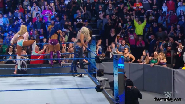 SMACKDOWN_NOV__152C_2019_0423.jpg