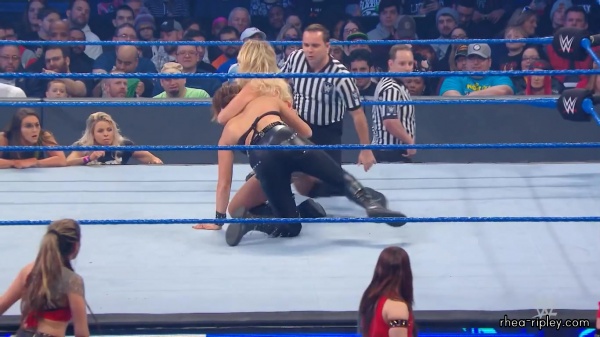 SMACKDOWN_NOV__222C_2019_0518.jpg