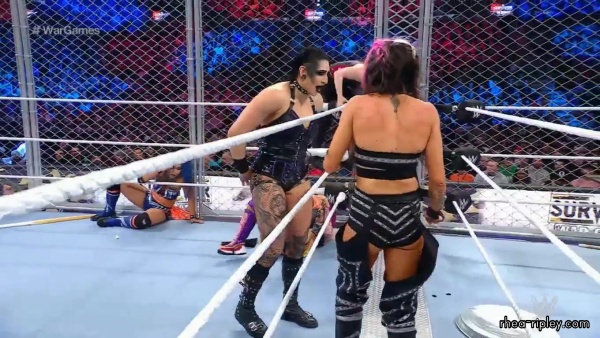 Click to view full size image
==============
SURVIVOR_SERIES_WARGAMES_2022_-_NOV__262C_2022_4572.jpg SURVIVOR_SERIES_WARGAMES_2022_-_NOV__262C_2022_4572.jpg