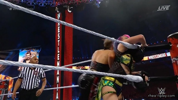 Click to view full size image
==============
WRESTLEMANIA_37_-_NIGHT_2__APR__112C_2021__1925.jpg WRESTLEMANIA_37_-_NIGHT_2__APR__112C_2021__1925.jpg