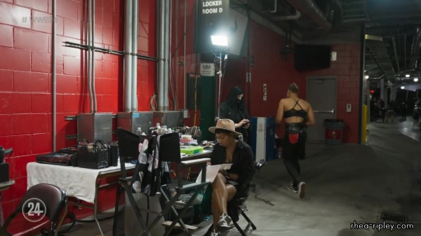 Click to view full size image
==============
WWE_24_WrestleMania_37_-_Night_2_0933.jpg WWE_24_WrestleMania_37_-_Night_2_0933.jpg