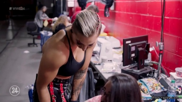 Click to view full size image
==============
WWE_24_WrestleMania_37_-_Night_2_0993.jpg WWE_24_WrestleMania_37_-_Night_2_0993.jpg