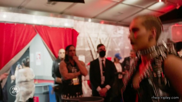 Click to view full size image
==============
WWE_24_WrestleMania_37_-_Night_2_1113.jpg WWE_24_WrestleMania_37_-_Night_2_1113.jpg