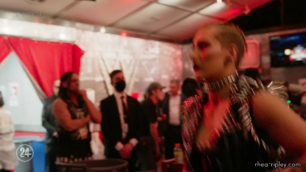 Click to view full size image
==============
WWE_24_WrestleMania_37_-_Night_2_1115.jpg WWE_24_WrestleMania_37_-_Night_2_1115.jpg