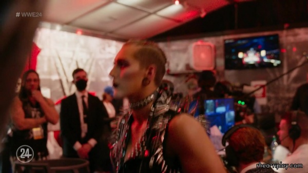 Click to view full size image
==============
WWE_24_WrestleMania_37_-_Night_2_1117.jpg WWE_24_WrestleMania_37_-_Night_2_1117.jpg