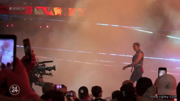 Click to view full size image
==============
WWE_24_WrestleMania_37_-_Night_2_1171.jpg WWE_24_WrestleMania_37_-_Night_2_1171.jpg