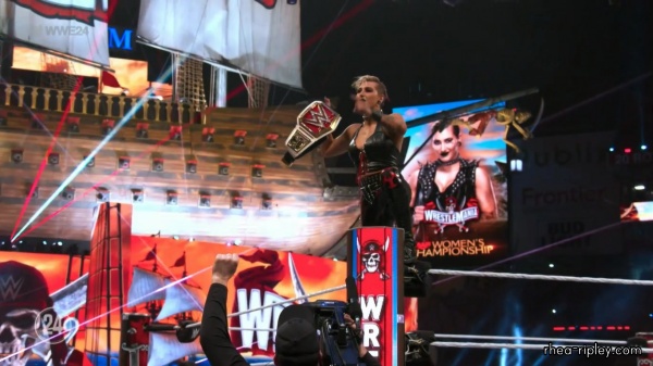 Click to view full size image
==============
WWE_24_WrestleMania_37_-_Night_2_1542.jpg WWE_24_WrestleMania_37_-_Night_2_1542.jpg