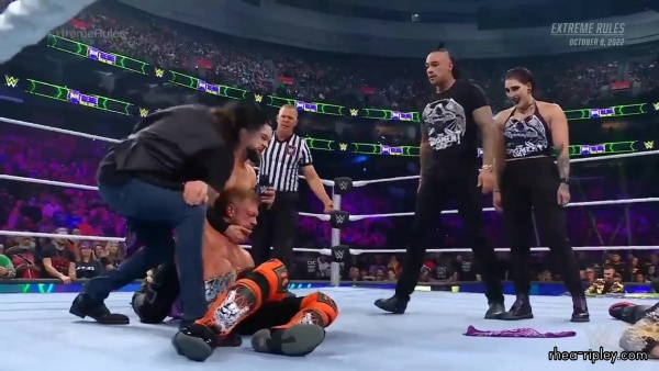 Click to view full size image
==============
WWE_EXTREME_RULES_2022_OCT__082C_2022_1674.jpg WWE_EXTREME_RULES_2022_OCT__082C_2022_1674.jpg
