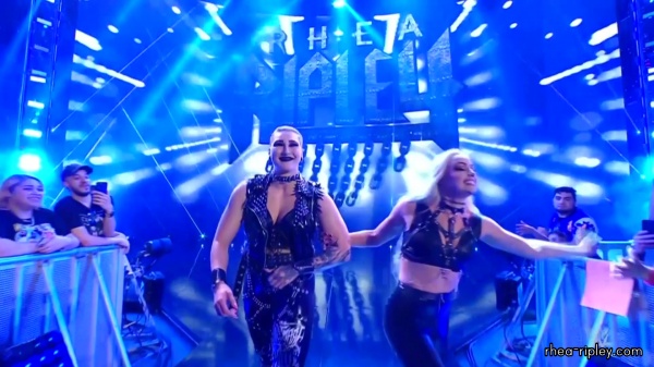 WWE_Friday_Night_SmackDown_2022_04_15_1080p_HDTV_x264-Star_0570.jpg