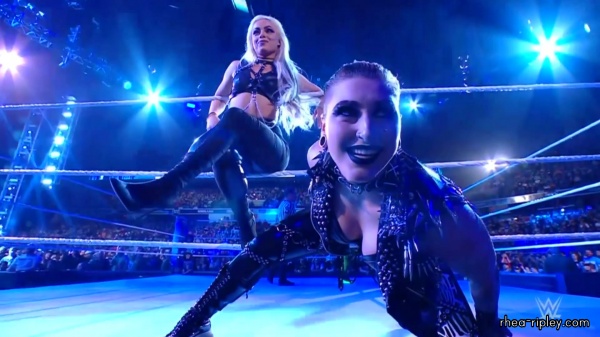 WWE_Friday_Night_SmackDown_2022_04_15_1080p_HDTV_x264-Star_0654.jpg