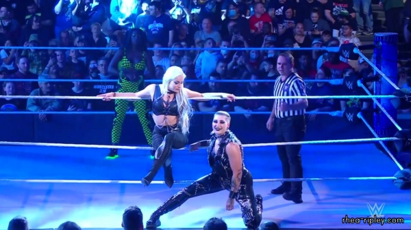 Click to view full size image
==============
WWE_Friday_Night_SmackDown_2022_04_15_1080p_HDTV_x264-Star_0682.jpg WWE_Friday_Night_SmackDown_2022_04_15_1080p_HDTV_x264-Star_0682.jpg