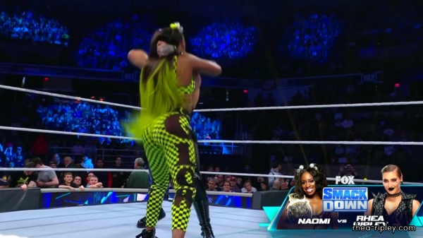 WWE_Friday_Night_SmackDown_2022_04_15_1080p_HDTV_x264-Star_0726.jpg