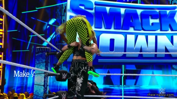 WWE_Friday_Night_SmackDown_2022_04_15_1080p_HDTV_x264-Star_0779.jpg