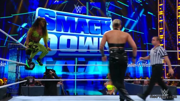 WWE_Friday_Night_SmackDown_2022_04_15_1080p_HDTV_x264-Star_0793.jpg