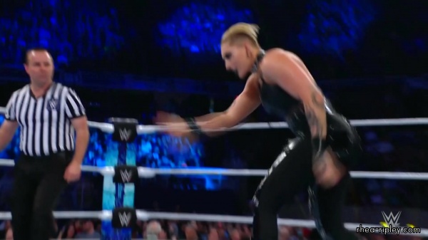 WWE_Friday_Night_SmackDown_2022_04_15_1080p_HDTV_x264-Star_0838.jpg