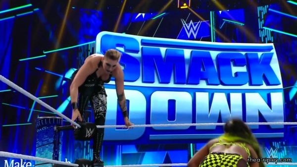 WWE_Friday_Night_SmackDown_2022_04_15_1080p_HDTV_x264-Star_1023.jpg