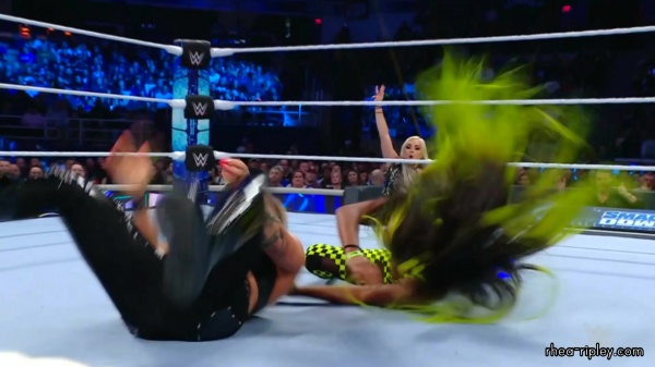 WWE_Friday_Night_SmackDown_2022_04_15_1080p_HDTV_x264-Star_1437.jpg